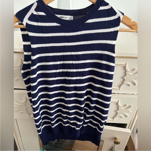 🦋💙Zara navy and white striped top 💙🦋 - Picture 4 of 5